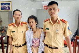 CSGT đối mặt “nữ quái” vận chuyển 1.000 viên ma túy