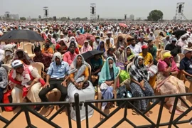 Ấn Độ: Nhiều người chết do say nắng khi tham dự sự kiện ngoài trời