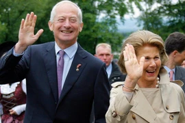 Top 10 tỷ phú hoàng gia giàu nhất hành tinh