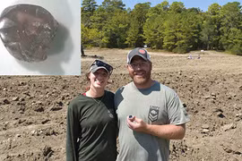 Đào trúng kim cương “15 triệu viên có 1”, cặp vợ chồng sướng ngất 