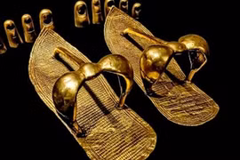 15 kho báu “vô giá” ngủ vùi trong lăng mộ vua Tutankhamun (1)