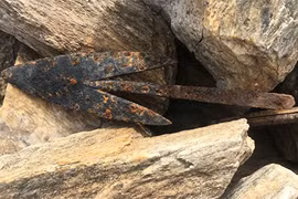 Sông băng tan, phát hiện vũ khí ngàn năm của thợ săn tuần lộc