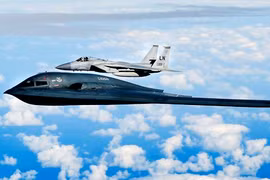 Mỹ triển khai máy bay ném bom tàng hình B-2 tới Diego Garcia