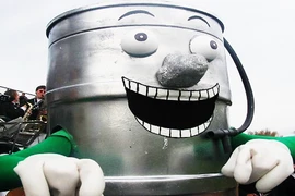 Điểm tên những linh vật trường học độc dị lạ nhất thế giới