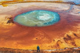 Miệng suối “mắt quỷ” nghìn năm sôi sục bất thường, chuyên gia cực bối rối