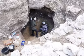 Phát hiện lối vào hang động “kỷ băng hà”, cả giới khảo cổ choáng váng