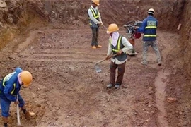 Đào trúng mộ cổ, công nhân run rẩy trước cảnh tượng này