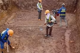 Đào trúng mộ cổ, công nhân run rẩy trước cảnh tượng này