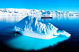 Tảng băng trôi khổng lồ tách ra, "thế giới lạ" bất ngờ lộ diện 