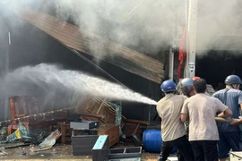 Bình Phước: Cháy rụi 4 ki-ốt trên quốc lộ ngày mùng 1 Tết