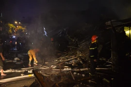 Cháy lớn tại chợ Thanh Đa trong đêm, nhiều Ki-ốt bị thiêu rụi