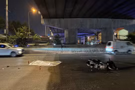 Xe máy va chạm xe tải,một thanh niên tử vong tại chỗ