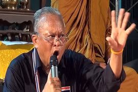 Thái Lan yêu cầu bắt khẩn cấp thủ lĩnh biểu tình Suthep