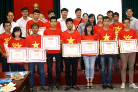 Tuyên dương nhóm phượt cứu nạn vụ xe khách lao xuống vực