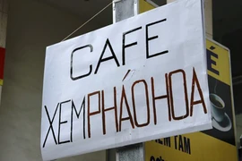 Mua “vé” ngắm pháo hoa ở TP HCM ngốn tiền triệu