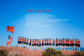 Ảnh kỷ yếu về tình yêu Tổ quốc của những cô giáo tương lai