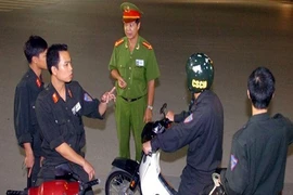 CS cơ động được trang bị tàu thủy, máy bay từ 1/7