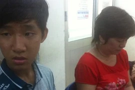 Sét đánh cháy đen vì nghe điện thoại gần trụ điện