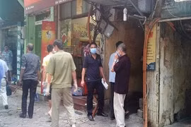 Xác người đàn ông bốc mùi trong căn nhà 3 tầng