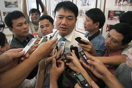 Bộ trưởng Thăng và những “tin nhắn thần thánh“