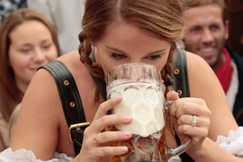 Say sưa trong lễ hội bia lớn nhất thế giới