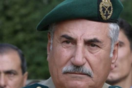 Cựu Bộ trưởng Quốc phòng Syria trốn sang Thổ Nhĩ Kỳ 