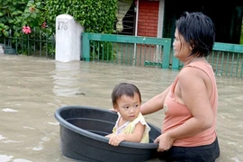 Hình ảnh đường phố Manila cũng biến thành sông