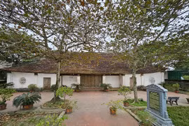 Linh vật rồng được chạm khắc độc đáo ở ngôi đình cổ miền Trung