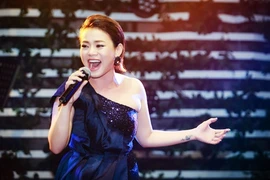 Hải Yến “trả nợ tình xa” sau 10 năm lên sân khấu