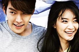 Chuyện tình đẹp của Kim Woo Bin và bạn gái hơn 5 tuổi