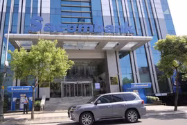 VCSC giảm dự báo lãi 2024 của Sacombank và thu nhập từ bán KCN Phong Phú