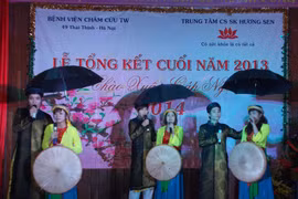 Toàn cảnh lễ tổng kết năm 2013 của Hương Sen qua ảnh