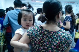 Bức xúc vì sởi, người Hà Nội “hiến kế” dập dịch