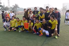 Hương Sen bế mạc giải bóng đá chào 2014