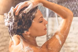 Trời lạnh, hãy bỏ 5 thói quen gội đầu này vì rất dễ bị cảm lạnh