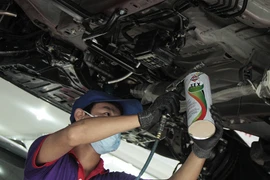 Phụ kiện nên “độ” thêm cho ô tô mới