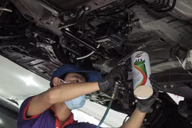 Phụ kiện nên “độ” thêm cho ô tô mới