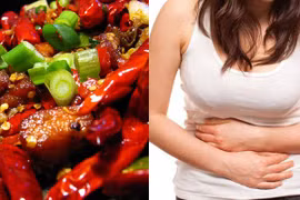  Bé trai ăn ớt chảy máu dạ dày: Người nào không nên ăn cay?