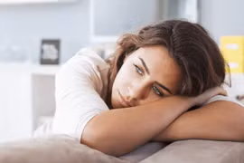 4 dấu hiệu cảnh báo buồng trứng đang dần lão hoá