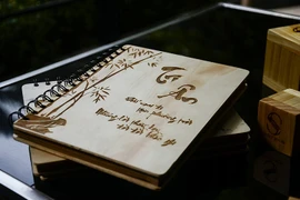 Gợi ý 8 món quà tặng 20/11 cực chất và ý nghĩa cho thầy cô giáo