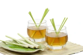 Vì sao nên uống trà sả mỗi ngày?