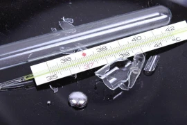 Bé trai 3 tuổi ngộ độc thủy ngân vì cắn vỡ nhiệt kế