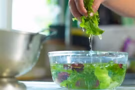 7 loại giun sán ký sinh trong người cô gái: Bác sĩ khuyến cáo gì?