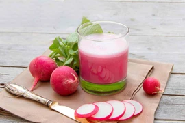 Thức uống 'màu đỏ' cực kỳ tốt cho làn da, não bộ phụ nữ tuổi 40