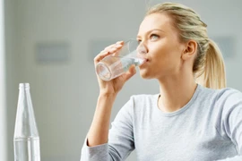 4 khung giờ vàng uống nước để có làn da đẹp, cơ thể khỏe mạnh