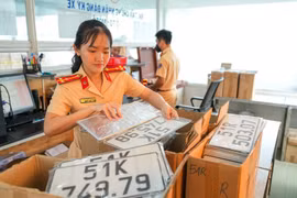 Phiên đấu giá biển số ô tô đầu tiên thất bại: Quyền lợi KH thế nào?