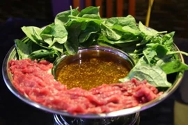 4 loại rau dù ngon đến mấy cũng không nên nhúng lẩu