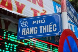 Làng nghề thiếc có “1-0-2” giữa phố cổ Hà Nội