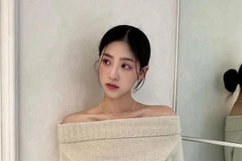 4 tips diện áo trễ vai không lo bị tuột 