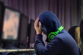 Nam sinh nhập viện tâm thần vì chơi game 12 tiếng/ngày
